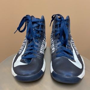 Navy Women’s Nike Hyperdunk Size 7